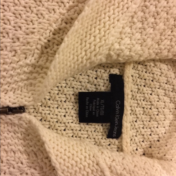 Calvin Klein medium sleeve sweater - Picture 3 of 4